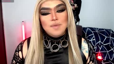 Michelle online show from November 14, 8:33 am