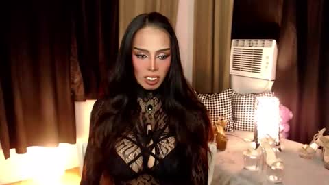 Mistress MikeyAlawi online show from December 20, 8:42 am