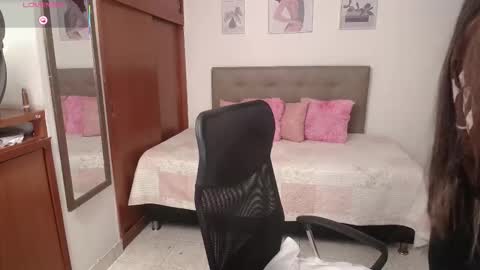 Miley online show from December 17, 2:11 pm