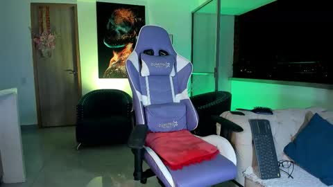 Sophie Cardenas ..... independent model online show from February 10, 1:12 am