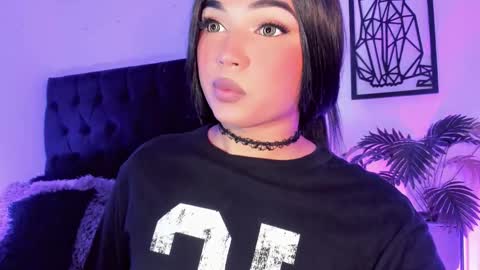 miss_zz online show from December 1, 5:26 pm