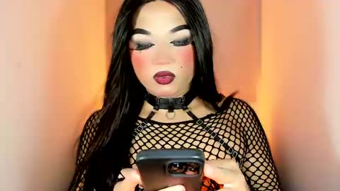 miss_zz online show from August 8, 11:11 pm