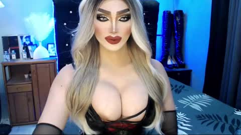 Snapshot of misschannel4sub chatting on February 1, 5:47 pm PRIESTESS CHANNEL online show from February 1, 5:47 pm