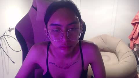 Snapshot of monstercockselfsuck chatting on January 21, 6:00 pm ELYSE A SIMPLE GIRL online show from January 21, 6:00 pm