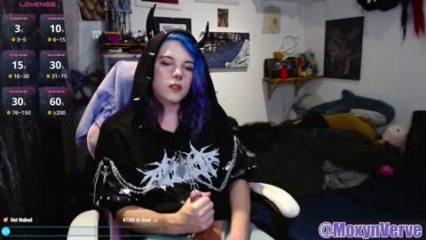 Moxy online show from December 13, 10:45 pm