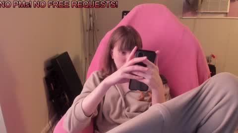 Snapshot of nacmar chatting on December 5, 7:44 pm Natalie Marlo online show from December 5, 7:44 pm