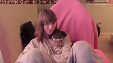 Snapshot of nacmar chatting on December 20, 5:47 am Natalie Marlo online show from December 20, 5:47 am