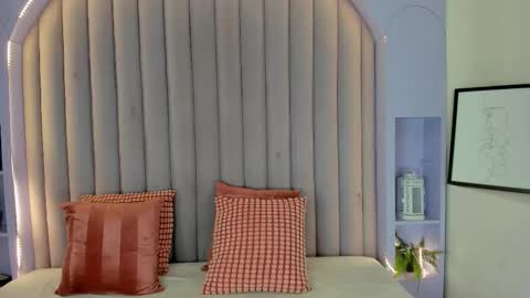  VICTORIA  online show from November 29, 8:11 pm