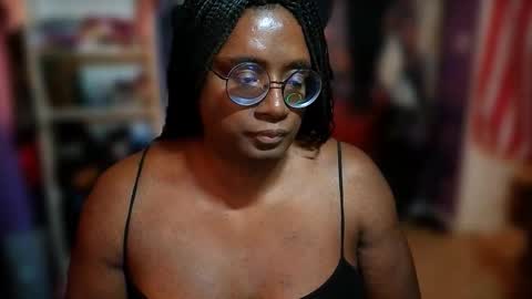 Naomi online show from October 25, 8:59 pm