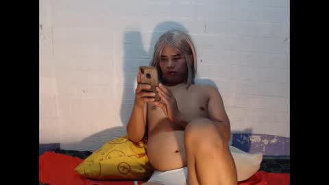Snapshot of new_asian_ts chatting on October 21, 10:00 pm new_asian_ts online show from October 21, 10:00 pm