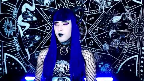 caroline online show from November 11, 1:51 am