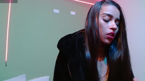 Noha Thomson online show from January 27, 9:55 pm