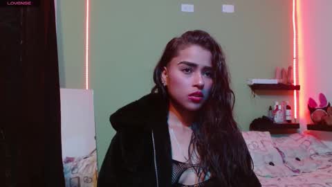 Noha Thomson online show from February 20, 8:25 pm