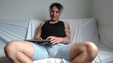 Snapshot of oxxy_jean chatting on December 20, 10:11 pm Jeannifer online show from December 20, 10:11 pm
