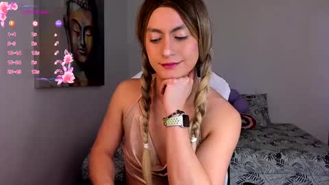 Snapshot of pame_leon chatting on September 9, 9:35 pm  . online show from September 9, 9:35 pm