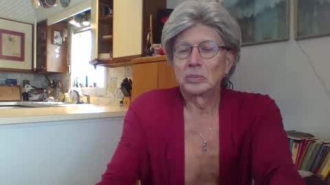 Snapshot of phillipa1023 chatting on February 19, 5:06 pm phillipa online show from February 19, 5:06 pm