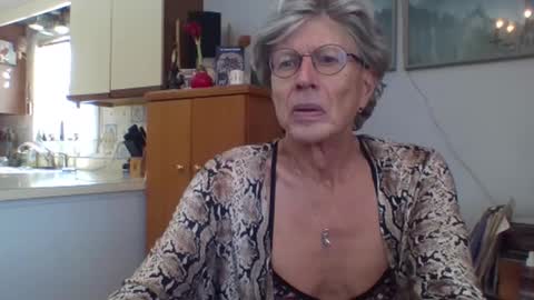 Snapshot of phillipa1023 chatting on February 21, 4:37 pm phillipa online show from February 21, 4:37 pm