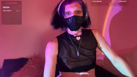 Snapshot of pixie_praxis chatting on December 13, 6:42 am pixie_praxis online show from December 13, 6:42 am