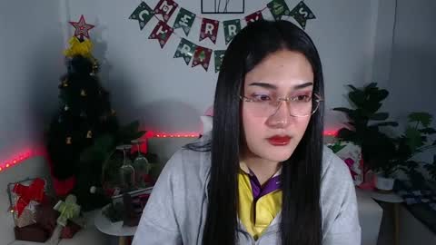 Snapshot of ploysaithailand chatting on December 23, 1:29 am Ploysai online show from December 23, 1:29 am