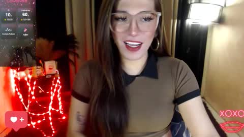 Snapshot of preciousrosedoll chatting on October 28, 1:47 am Rosedoll online show from October 28, 1:47 am