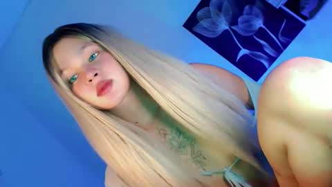 Flor online show from October 28, 10:07 pm