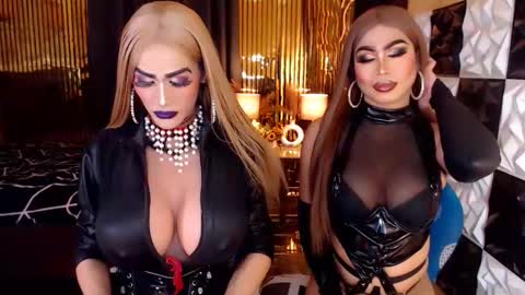 ravenmystiquex online show from May 10, 10:48 pm