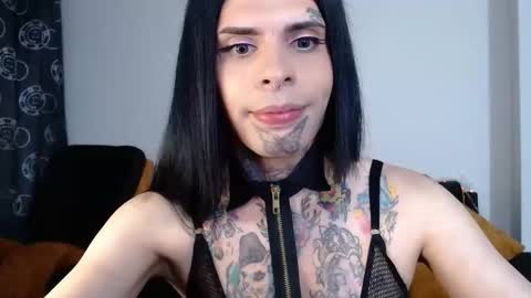 Snapshot of room911 chatting on September 13, 2:39 am herreraisa offical online show from September 13, 2:39 am