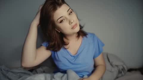 Snapshot of russypussy141 chatting on March 4, 1:55 am Alex online show from March 4, 1:55 am