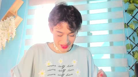    online show from December 4, 1:47 pm