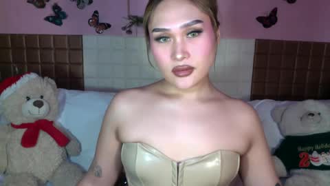 Sarah Drews   Super model online show from January 29, 7:00 pm