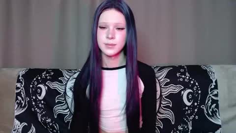 Nextdoor Princess online show from June 18, 9:14 am