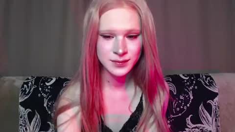 Nextdoor Princess online show from July 26, 7:15 am