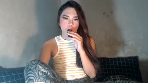 TYRA 3 online show from December 4, 10:24 pm