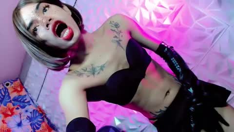 sexyhotbabe18 online show from February 28, 7:25 pm