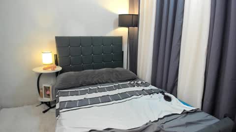 maxine online show from January 17, 7:08 am