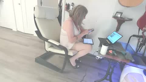 CD    Jeanne online show from November 26, 8:49 am