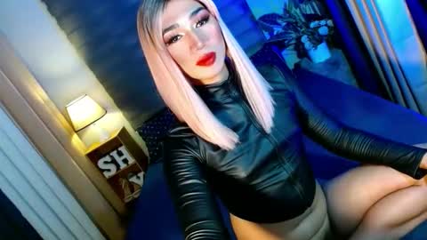 MISS SHANE online show from November 15, 6:39 pm