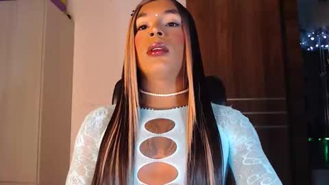 jesica online show from February 8, 8:42 am