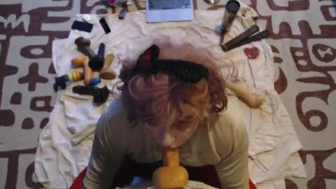 Snapshot of slutgurl_pdx chatting on December 27, 4:33 pm slutgurl_pdx online show from December 27, 4:33 pm