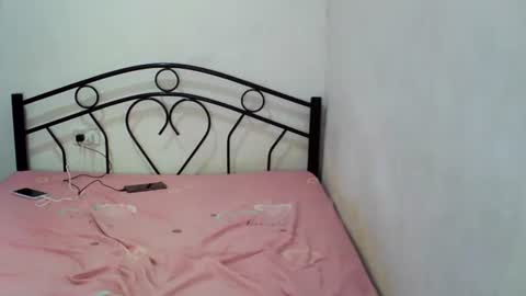 sophialaurel online show from November 30, 1:30 am