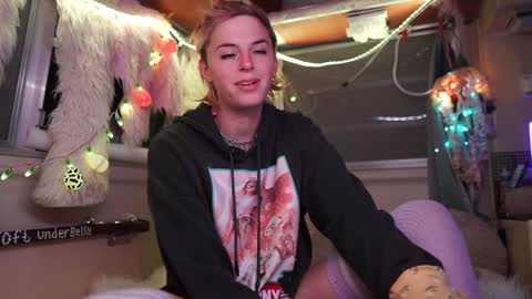 derpy derpington online show from December 5, 4:04 am