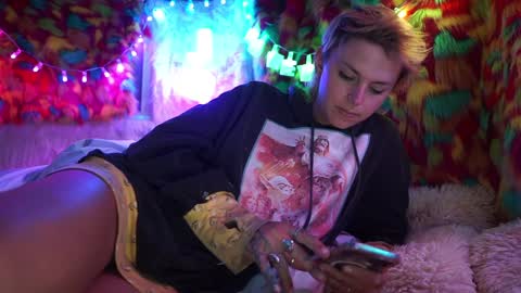 derpy derpington online show from February 6, 5:25 am