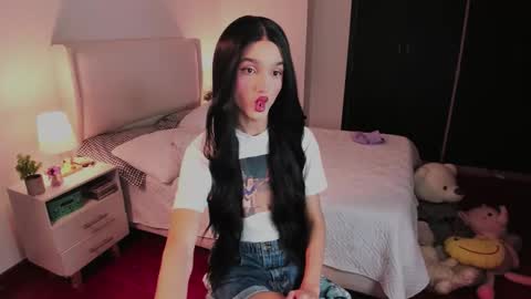 Snapshot of sophiecornett chatting on September 19, 2:06 am    online show from September 19, 2:06 am