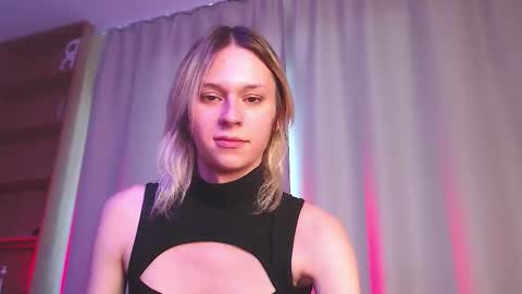 Snapshot of sophiediamond_x chatting on October 20, 1:47 pm sophiediamond_x online show from October 20, 1:47 pm