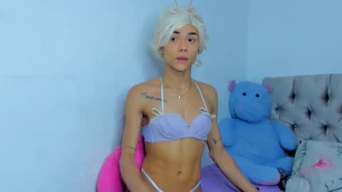 Snapshot of stassiebell chatting on January 5, 11:33 pm stassiebell online show from January 5, 11:33 pm