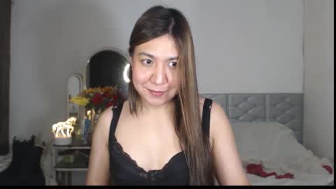 Stella online show from December 4, 8:57 pm