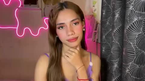 sweet_nikki03 online show from September 29, 8:41 pm