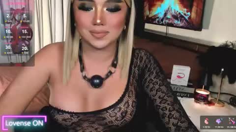 Snapshot of sweetbella118 chatting on October 30, 3:33 pm bella online show from October 30, 3:33 pm