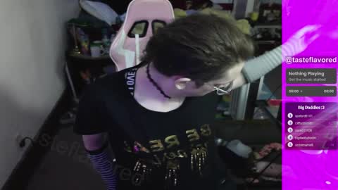 Snapshot of tasteflavored_femboy chatting on March 3, 12:43 pm Taste online show from March 3, 12:43 pm