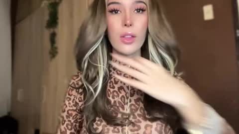 EVA GLASSCOTT online show from March 11, 12:33 am